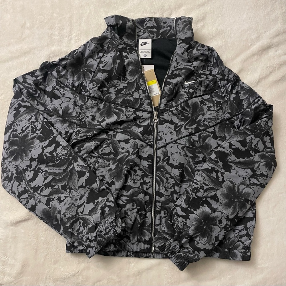Nike Black and Gray Floral Patterned UPF 40 Running Jacket NWT